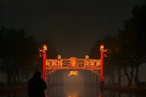 《河床底下的名字》枯水期露出的石刻与拓包